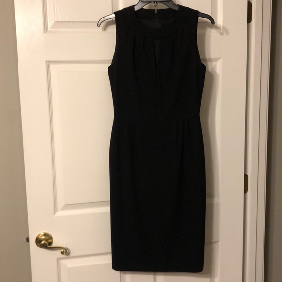 Tahari Dresses & Skirts - 😍Tahari  sleeveless dress